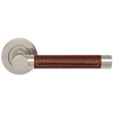 Turnstyle Designs<br />R1024 - Recess Leather, Door Lever, Barrel Stitch Out